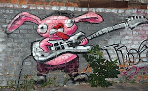 Заяц с гитарой